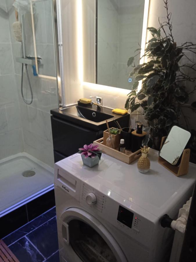 Tout Confort - Clim- Salle De Bain Commune Nîmes Buitenkant foto