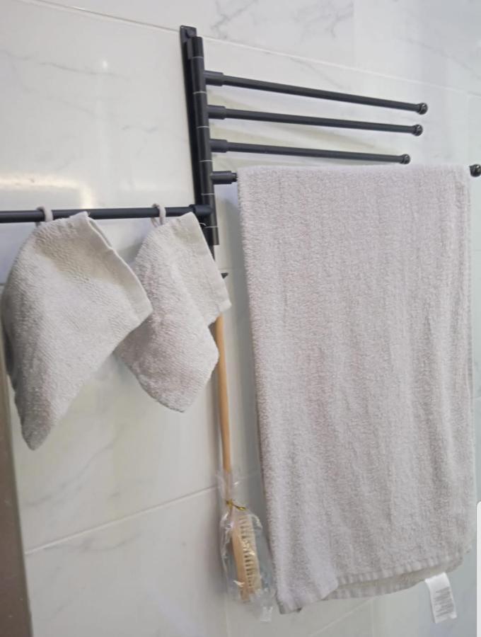 Tout Confort - Clim- Salle De Bain Commune Nîmes Buitenkant foto