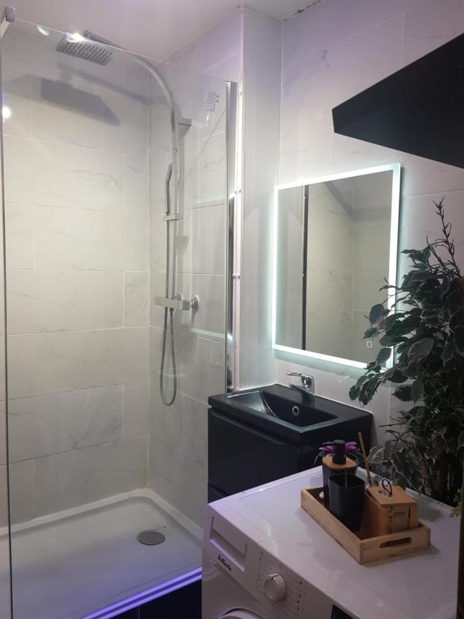 Tout Confort - Clim- Salle De Bain Commune Nîmes Buitenkant foto