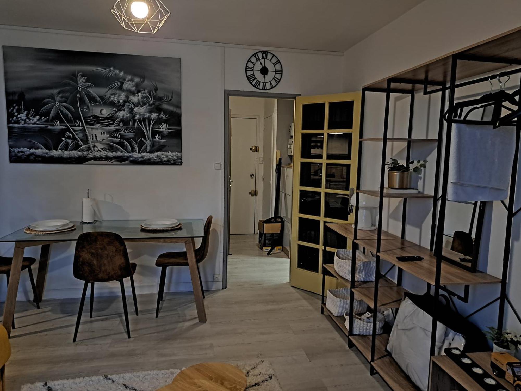 Tout Confort - Clim- Salle De Bain Commune Nîmes Buitenkant foto